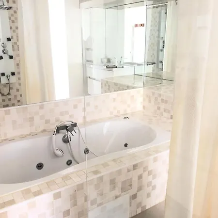 Impasse Paul Signac - Maeva - Climatisee Avec Piscine Et Jacuzzi 6 Pieces 10 Personnes - Exclusive Mae-9953 *
